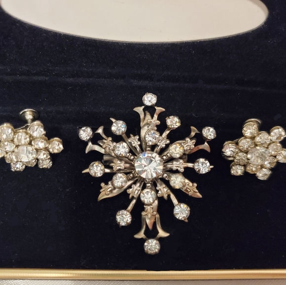 Vintage Jewelry Set, Vintage Earrings Clear Rhinestones, Vtg Brooch Rhinestones - Picture 6 of 11